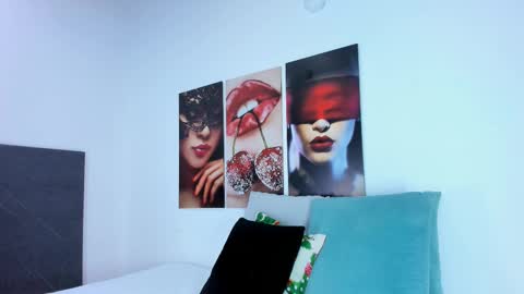 Snapshot of i_am_dolls chatting on 11/18/25, 07:29 The Dolls online show from 11/18/25, 07:29