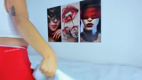 Snapshot of i_am_dolls chatting on 12/01/25, 08:03 The Dolls online show from 12/01/25, 08:03