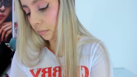 Snapshot of i_am_dolls chatting on 12/03/25, 08:07 The Dolls online show from 12/03/25, 08:07