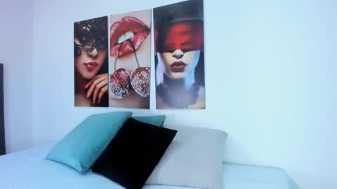 Snapshot of i_am_dolls chatting on 12/15/25, 08:24 The Dolls online show from 12/15/25, 08:24