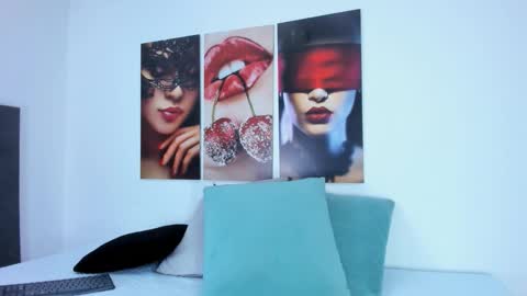 Snapshot of i_am_dolls chatting on 12/16/25, 07:41 The Dolls online show from 12/16/25, 07:41