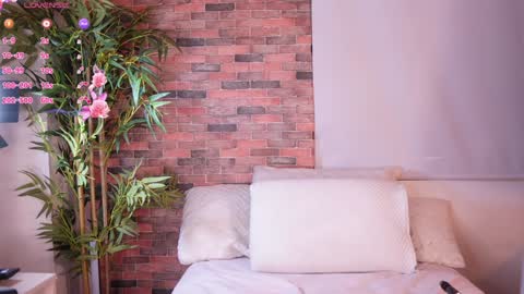 Snapshot of i_am_lucy1 chatting on 01/22/25, 09:13 Lucy online show from 01/22/25, 09:13