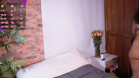 Snapshot of i_am_lucy1 chatting on 02/21/25, 09:56 Lucy online show from 02/21/25, 09:56