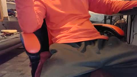 Snapshot of i_am_only_human chatting on 02/01/25, 03:28 lucifer online show from 02/01/25, 03:28