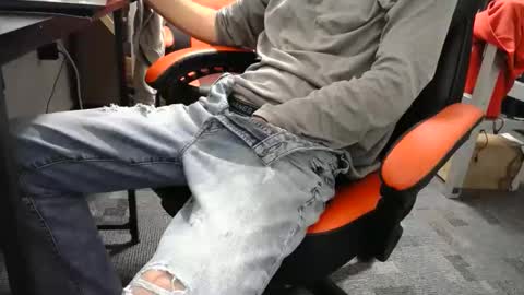 Snapshot of i_am_only_human chatting on 11/08/25, 01:22 lucifer online show from 11/08/25, 01:22