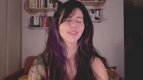 Snapshot of i_cant_believe_its_you chatting on 11/14/25, 05:39 Lana Banana online show from 11/14/25, 05:39