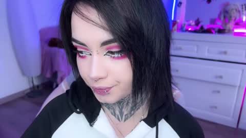 Snapshot of i_died_again chatting on 03/08/25, 01:25 Asya online show from 03/08/25, 01:25