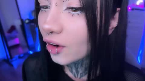 Snapshot of i_died_again chatting on 10/25/25, 09:06 Asya online show from 10/25/25, 09:06