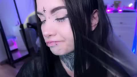 Snapshot of i_died_again chatting on 10/26/25, 09:59 Asya online show from 10/26/25, 09:59