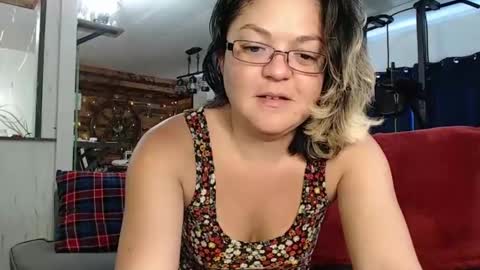 Snapshot of i_fetishize_u chatting on 03/04/25, 01:59 ShortStuff online show from 03/04/25, 01:59