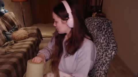 Snapshot of i_love_icecream chatting on 12/12/24, 02:44 elisabeth online show from 12/12/24, 02:44