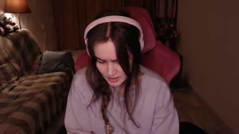 Snapshot of i_love_icecream chatting on 12/18/24, 03:00 elisabeth online show from 12/18/24, 03:00