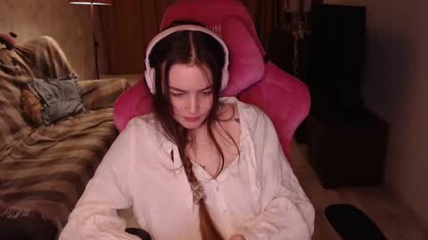 Snapshot of i_love_icecream chatting on 12/20/24, 01:00 elisabeth online show from 12/20/24, 01:00