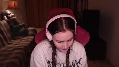 Snapshot of i_love_icecream chatting on 12/25/24, 01:51 elisabeth online show from 12/25/24, 01:51