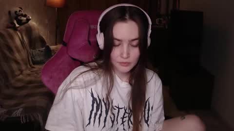 Snapshot of i_love_icecream chatting on 01/02/25, 05:18 elisabeth online show from 01/02/25, 05:18