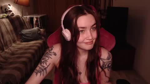 Snapshot of i_love_icecream chatting on 01/11/25, 07:05 elisabeth online show from 01/11/25, 07:05