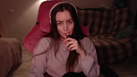 Snapshot of i_love_icecream chatting on 02/16/25, 03:48 elisabeth online show from 02/16/25, 03:48