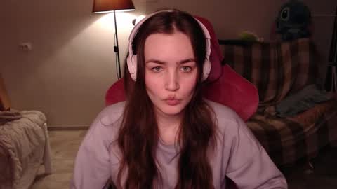 Snapshot of i_love_icecream chatting on 02/17/25, 03:53 elisabeth online show from 02/17/25, 03:53