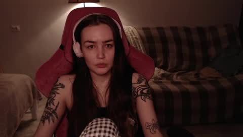 Snapshot of i_love_icecream chatting on 03/06/25, 06:48 elisabeth online show from 03/06/25, 06:48