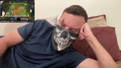 i o ro online show from 11/01/25, 04:14