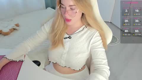 Snapshot of i_want_you_eva chatting on 10/13/25, 06:46 HiI am EvaPVT is open online show from 10/13/25, 06:46