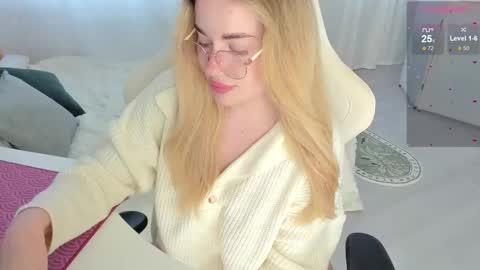 Snapshot of i_want_you_eva chatting on 10/31/25, 10:38 HiI am EvaPVT is open online show from 10/31/25, 10:38