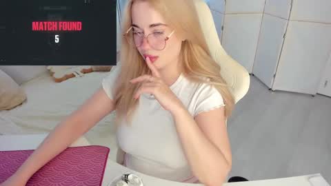 Snapshot of i_want_you_eva chatting on 05/16/26, 03:22 HiI am EvaPVT is open online show from 05/16/26, 03:22