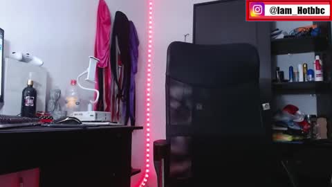 Snapshot of iam_hotbbc chatting on 02/09/25, 05:40 Mr H Independent model online show from 02/09/25, 05:40