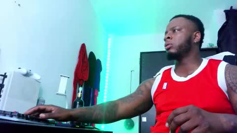 Snapshot of iam_hotbbc chatting on 10/02/25, 03:13 Mr H Independent model online show from 10/02/25, 03:13