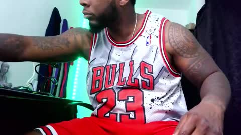 Snapshot of iam_hotbbc chatting on 10/26/25, 03:56 Mr H Independent model online show from 10/26/25, 03:56