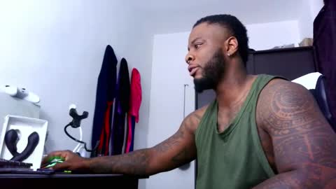 Snapshot of iam_hotbbc chatting on 11/04/25, 01:27 Mr H Independent model online show from 11/04/25, 01:27