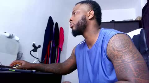 Snapshot of iam_hotbbc chatting on 11/05/25, 03:39 Mr H Independent model online show from 11/05/25, 03:39