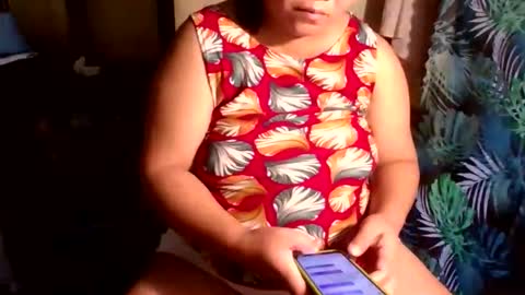 Snapshot of iam_jana chatting on 12/14/25, 12:38 iam_jana online show from 12/14/25, 12:38