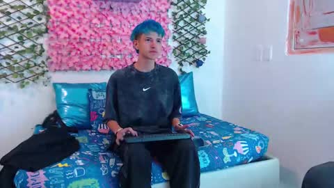 Snapshot of iam_lukas__ chatting on 09/09/25, 03:17 iam_lukas__ online show from 09/09/25, 03:17