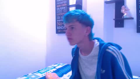 Snapshot of iam_lukas__ chatting on 09/27/25, 01:21 iam_lukas__ online show from 09/27/25, 01:21