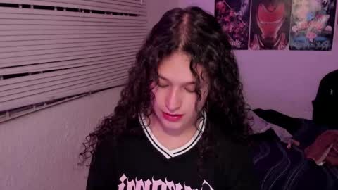 On instagram Imm  NikkiHelp me reach 100 likes online show from 01/18/26, 04:16