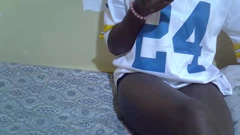 Snapshot of iam_nisa chatting on 10/11/25, 08:57 iam_nisa online show from 10/11/25, 08:57