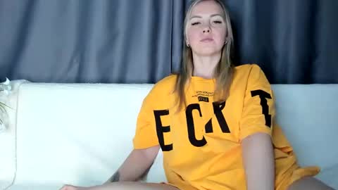 Snapshot of iam_venus chatting on 01/05/25, 12:53 Venus online show from 01/05/25, 12:53