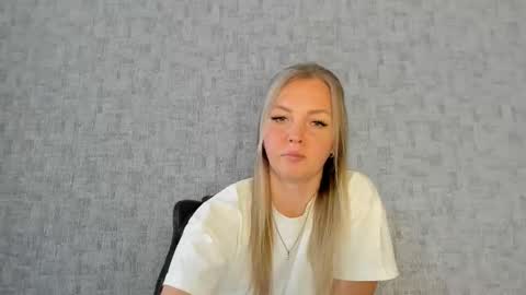 Snapshot of iam_venus chatting on 10/27/25, 10:41 Venus online show from 10/27/25, 10:41