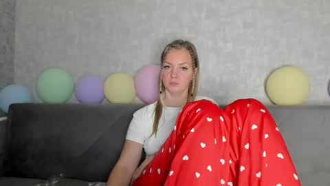 Snapshot of iam_venus chatting on 10/28/25, 04:49 Venus online show from 10/28/25, 04:49