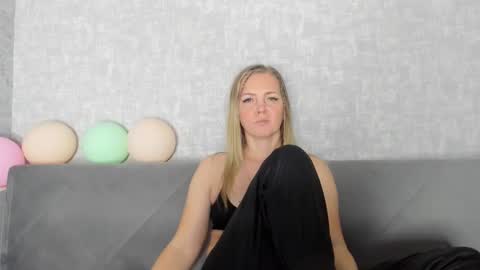 Snapshot of iam_venus chatting on 11/10/25, 03:11 Venus online show from 11/10/25, 03:11