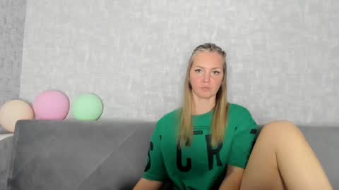 Snapshot of iam_venus chatting on 11/13/25, 01:54 Venus online show from 11/13/25, 01:54