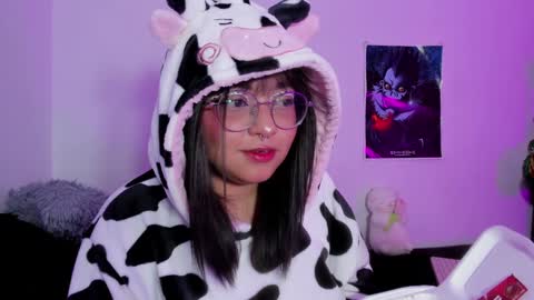 Snapshot of iam_zoechan chatting on 12/12/24, 08:25 Zoe 3 online show from 12/12/24, 08:25