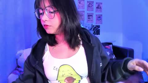 Snapshot of iam_zoechan chatting on 09/21/25, 04:25 Zoe 3 online show from 09/21/25, 04:25