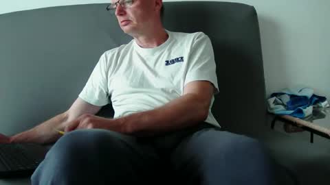 Snapshot of iamachim chatting on 09/25/25, 04:32 iamachim online show from 09/25/25, 04:32