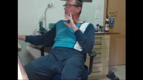 Snapshot of iamachim chatting on 10/07/25, 08:06 iamachim online show from 10/07/25, 08:06