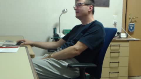 Snapshot of iamachim chatting on 11/05/25, 06:52 iamachim online show from 11/05/25, 06:52