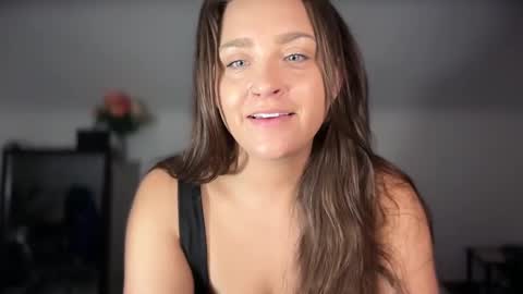 Crystal online show from 10/19/25, 06:03