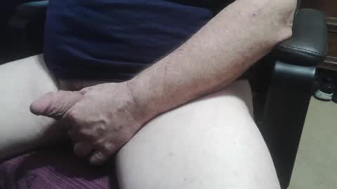 Snapshot of iamdevilish99 chatting on 11/18/25, 06:23 iamdevilish99 online show from 11/18/25, 06:23