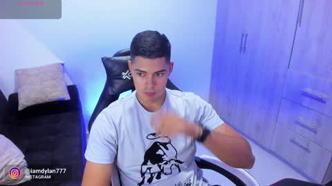 Dylan  independent model  online show from 02/02/25, 06:48